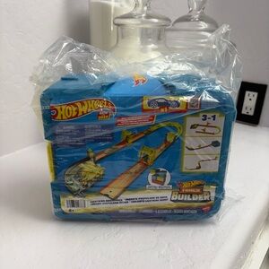 Hot Wheels Track Builder Lightning Boost Pack Set Sealed New In Carrying Case